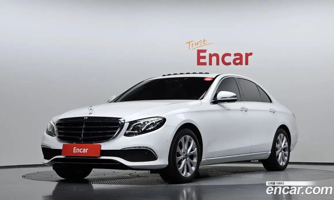 Mercedes-Benz E-Class 2018 2.0 автомат (гидро), фото 1 Mercedes-Benz E-Class 2018 2.0 автомат (гидро), фото 1