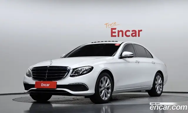 Mercedes-Benz E-Class 2018 2.0 автомат (гидро), миниатюра 1 Mercedes-Benz E-Class 2018 2.0 автомат (гидро), миниатюра 1