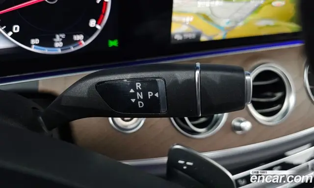 Mercedes-Benz E-Class 2018 2.0 автомат (гидро), миниатюра 12