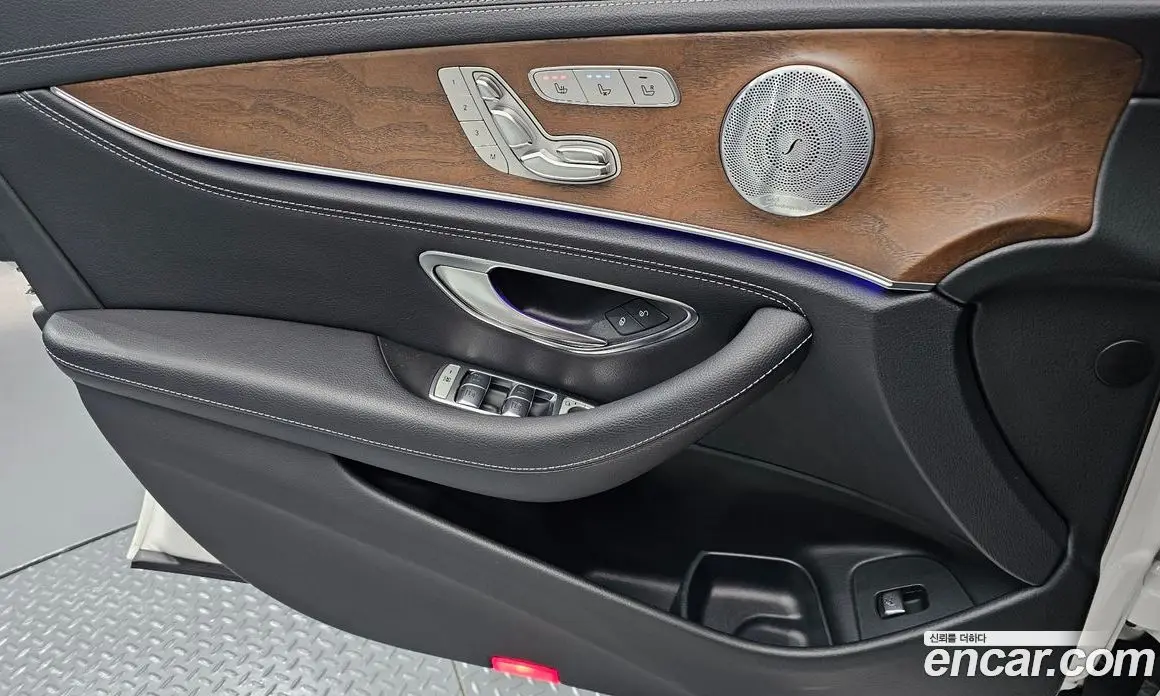 Mercedes-Benz E-Class 2018 2.0 автомат (гидро), фото 14 Mercedes-Benz E-Class 2018 2.0 автомат (гидро), фото 14