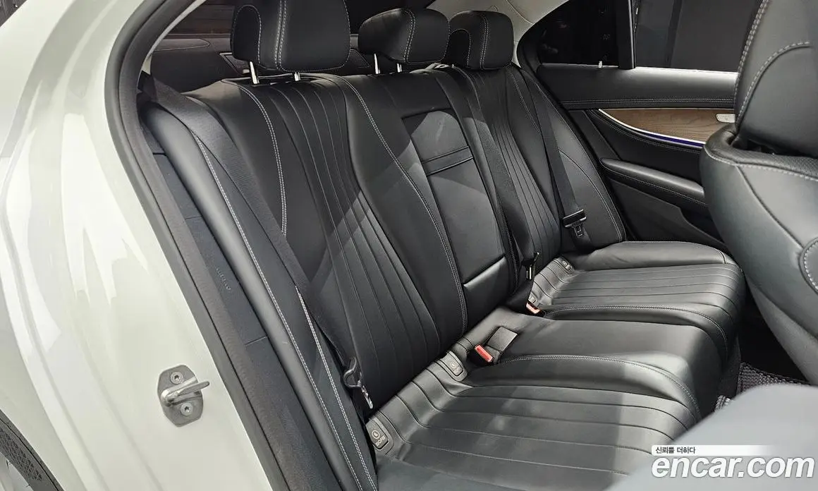 Mercedes-Benz E-Class 2018 2.0 автомат (гидро), фото 17 Mercedes-Benz E-Class 2018 2.0 автомат (гидро), фото 17