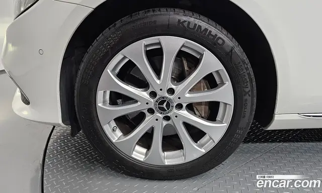 Mercedes-Benz E-Class 2018 2.0 автомат (гидро), миниатюра 5 Mercedes-Benz E-Class 2018 2.0 автомат (гидро), миниатюра 5