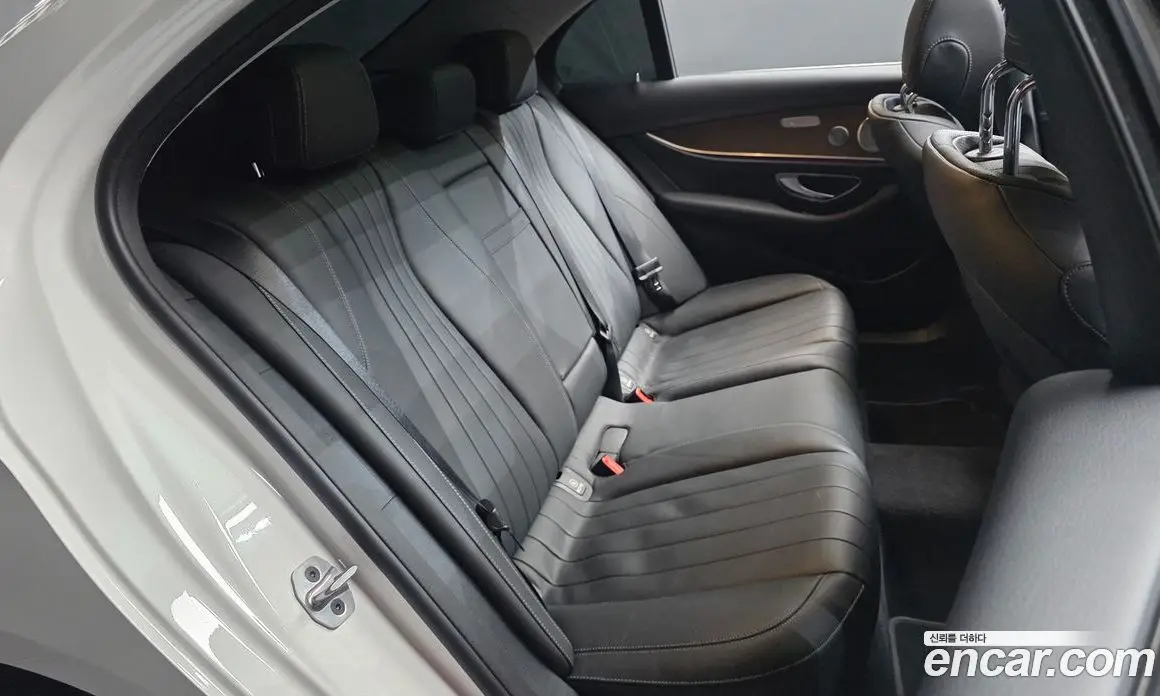 Mercedes-Benz E-Class 2019 2.0 автомат (гидро), фото 17 Mercedes-Benz E-Class 2019 2.0 автомат (гидро), фото 17
