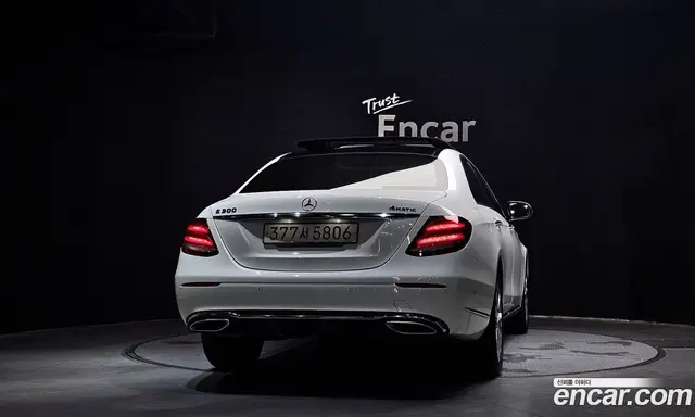 Mercedes-Benz E-Class 2019 2.0 автомат (гидро), миниатюра 4 Mercedes-Benz E-Class 2019 2.0 автомат (гидро), миниатюра 4