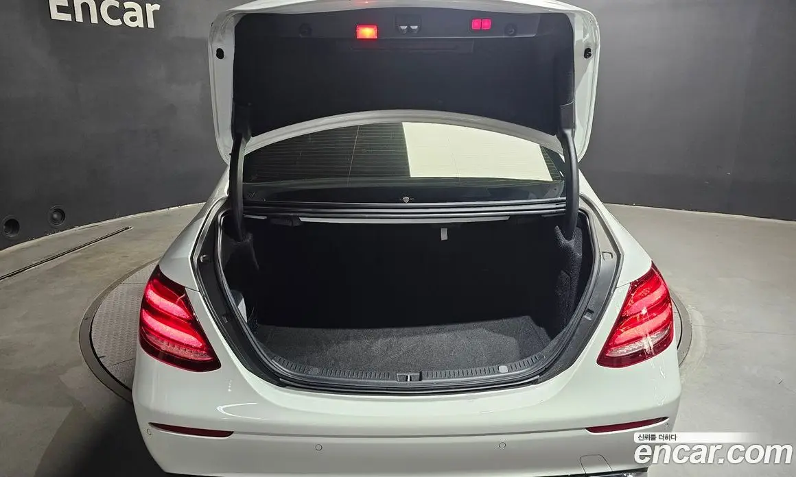 Mercedes-Benz E-Class 2019 2.0 автомат (гидро), фото 31 Mercedes-Benz E-Class 2019 2.0 автомат (гидро), фото 31