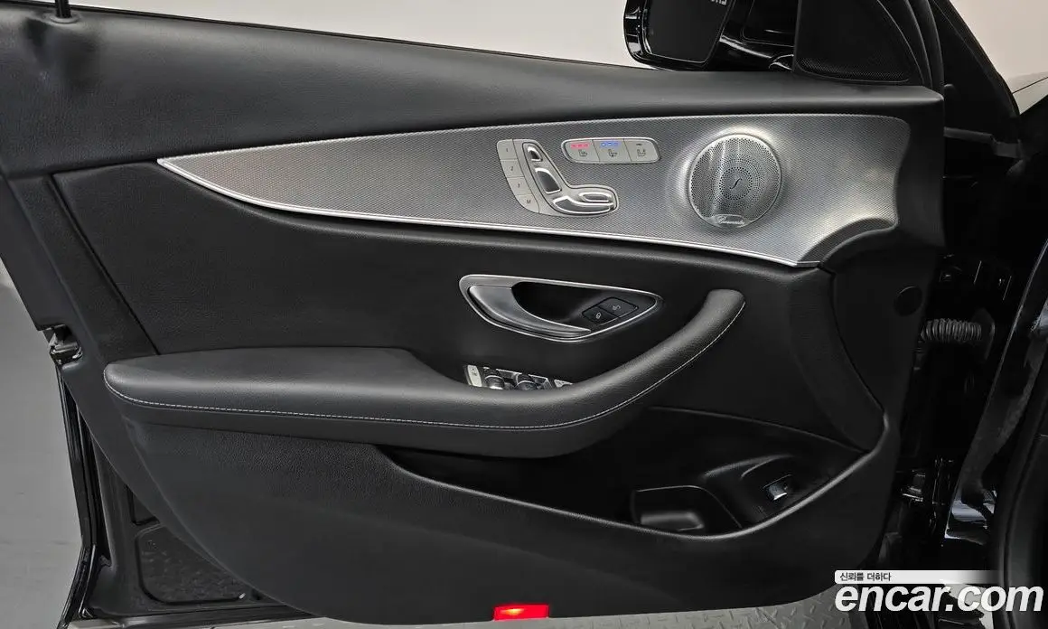Mercedes-Benz E-Class 2019 2.0 автомат (гидро), фото 14 Mercedes-Benz E-Class 2019 2.0 автомат (гидро), фото 14