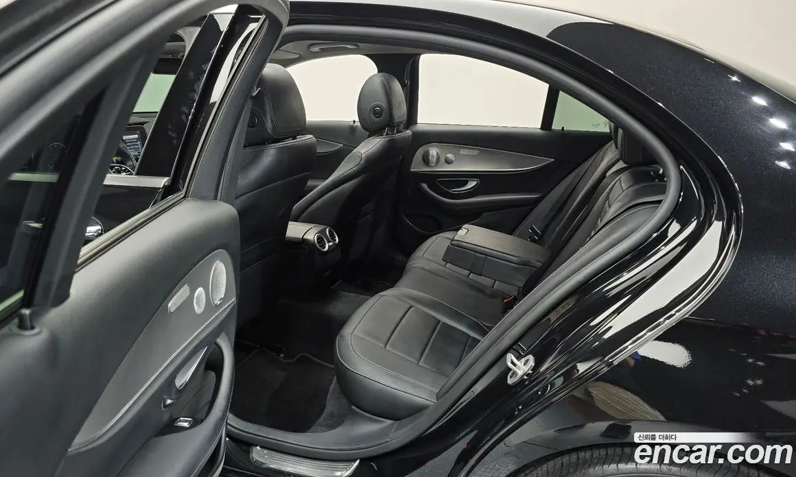 Mercedes-Benz E-Class 2019 2.0 автомат (гидро), фото 18 Mercedes-Benz E-Class 2019 2.0 автомат (гидро), фото 18