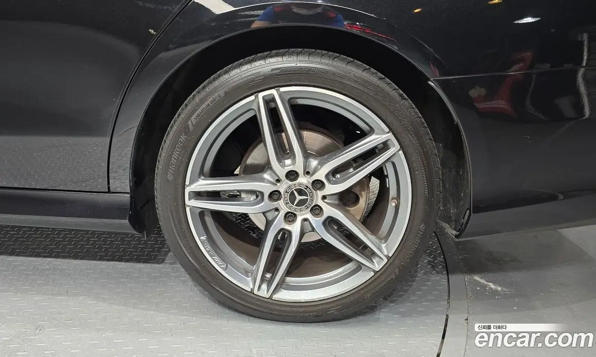 Mercedes-Benz E-Class 2019 2.0 автомат (гидро), фото 5 Mercedes-Benz E-Class 2019 2.0 автомат (гидро), фото 5