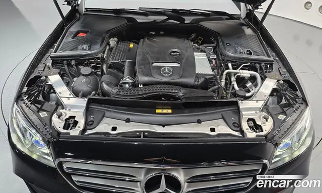 Mercedes-Benz E-Class 2019 2.0 автомат (гидро), миниатюра 6 Mercedes-Benz E-Class 2019 2.0 автомат (гидро), миниатюра 6