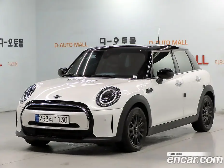 Mini Cooper 2023 1.5 автомат (гидро), фото 1 Mini Cooper 2023 1.5 автомат (гидро), фото 1