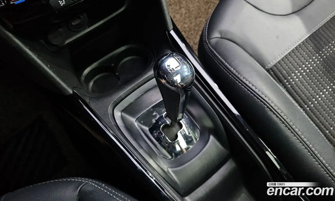 Peugeot 2008 2016 1.6 автомат (гидро), фото 9 Peugeot 2008 2016 1.6 автомат (гидро), фото 9