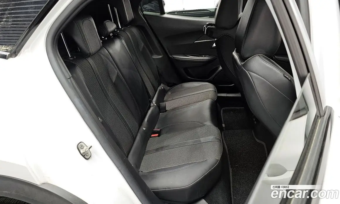 Peugeot 2008 2022 1.5 автомат (гидро), фото 11 Peugeot 2008 2022 1.5 автомат (гидро), фото 11