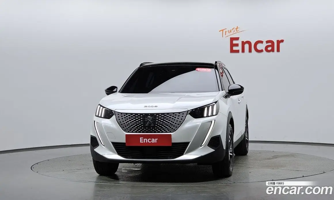 Peugeot 2008 2023 0.1 автомат (гидро), фото 2 Peugeot 2008 2023 0.1 автомат (гидро), фото 2