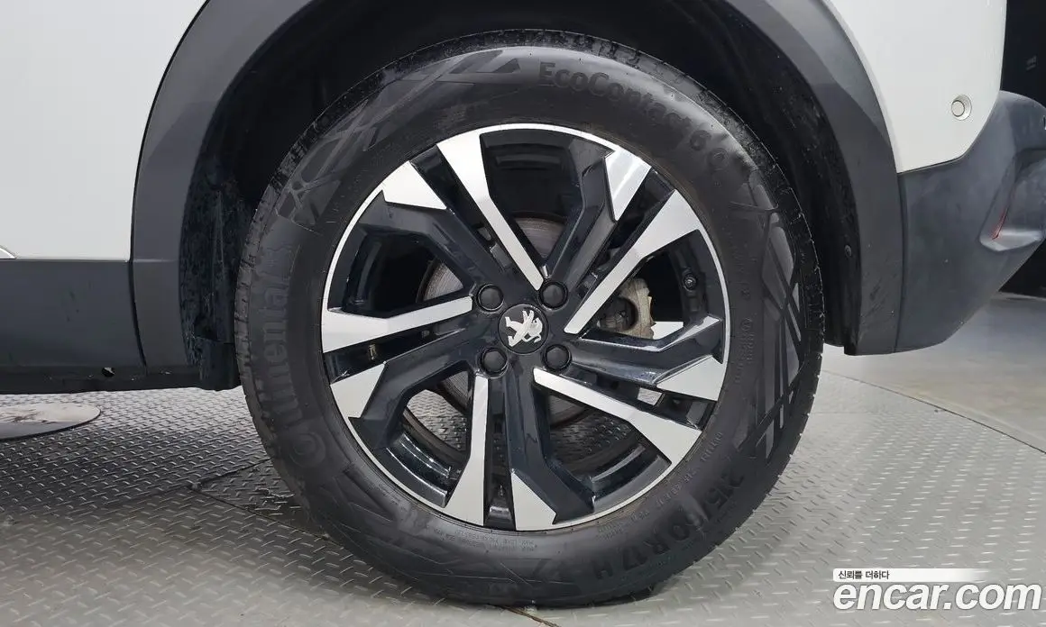 Peugeot 2008 2023 0.1 автомат (гидро), фото 6 Peugeot 2008 2023 0.1 автомат (гидро), фото 6