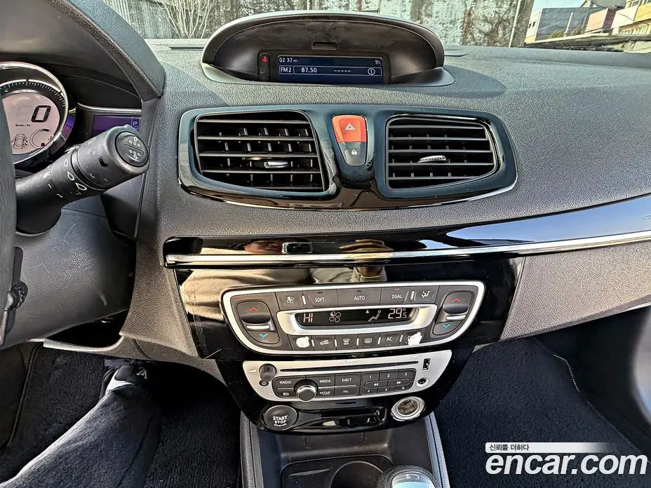 Renault (Samsung) SM3 2016 1.6 автомат (гидро), фото 6 Renault (Samsung) SM3 2016 1.6 автомат (гидро), фото 6