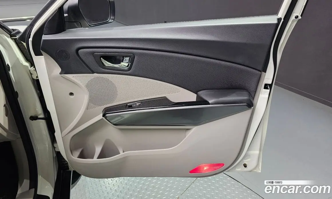 SsangYong TIBOLI 2019 1.5 автомат (гидро), фото 14