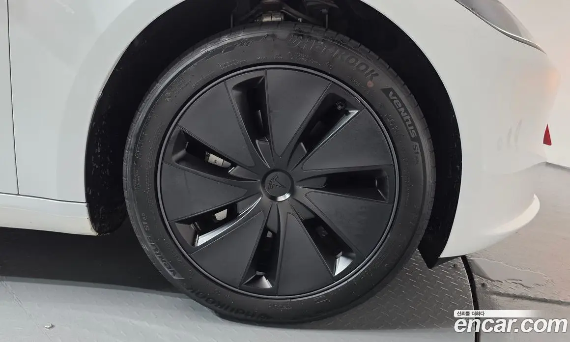 Tesla Model 3 2024 0.2 автомат (гидро), фото 6 Tesla Model 3 2024 0.2 автомат (гидро), фото 6