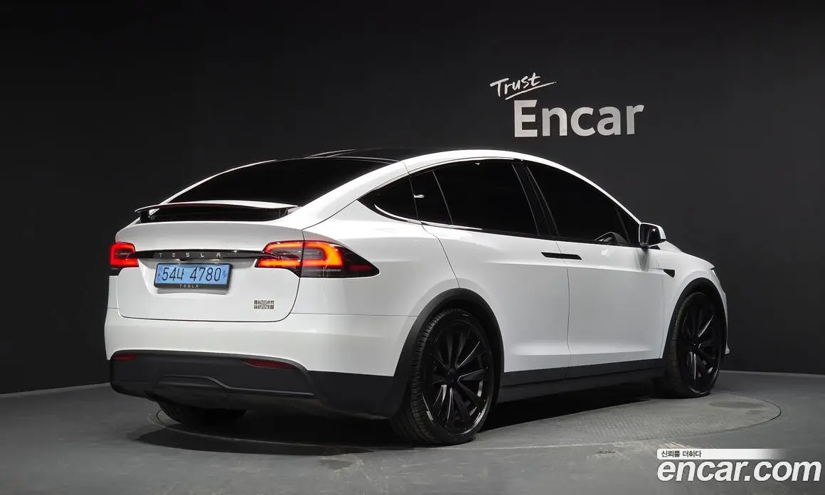 Tesla Model X 2023 0.3 автомат (гидро), фото 2 Tesla Model X 2023 0.3 автомат (гидро), фото 2