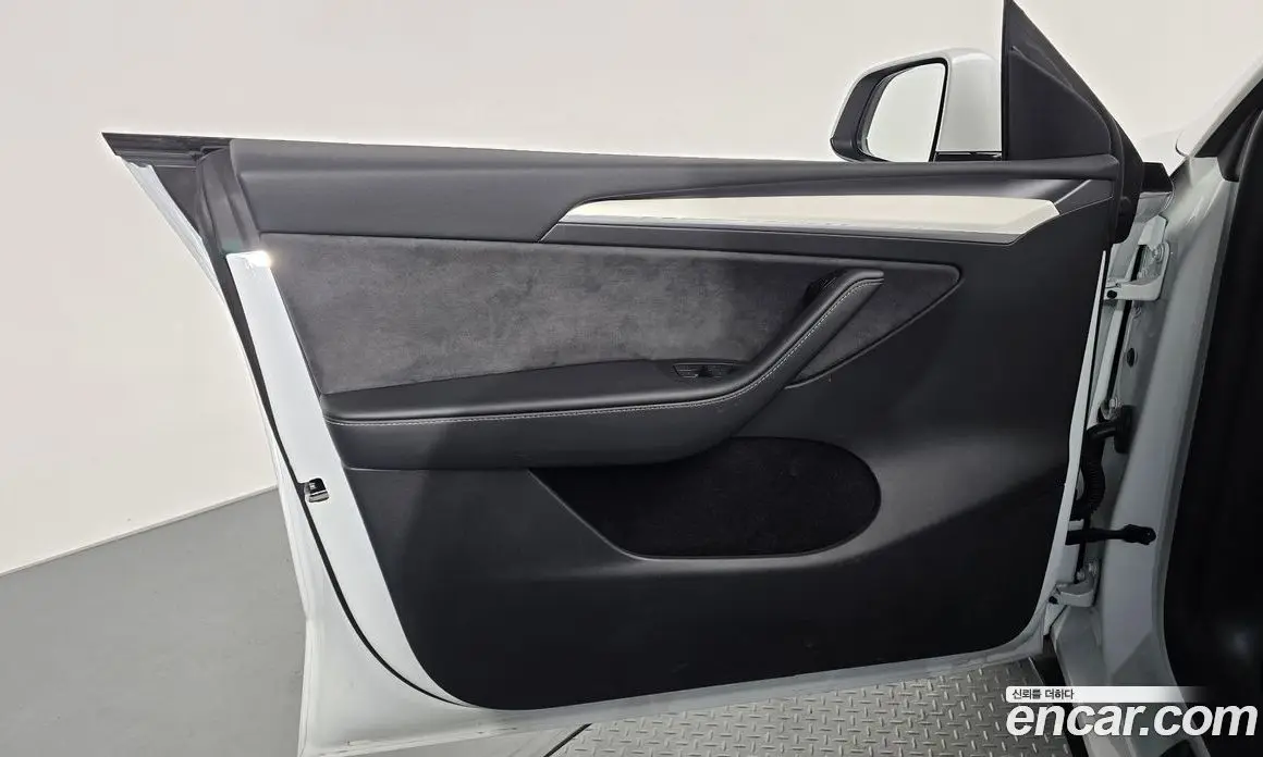 Tesla Model Y 2024 0.2 автомат (гидро), фото 13 Tesla Model Y 2024 0.2 автомат (гидро), фото 13