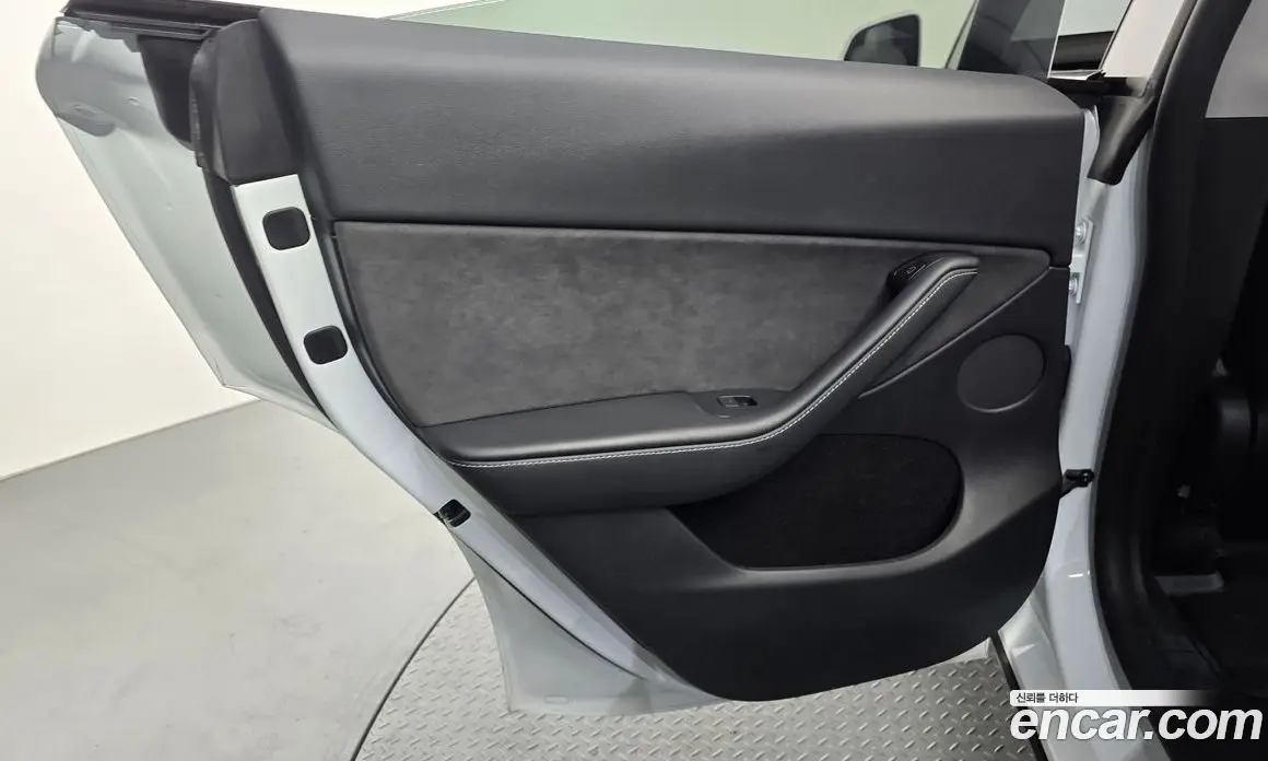 Tesla Model Y 2024 0.2 автомат (гидро), фото 14 Tesla Model Y 2024 0.2 автомат (гидро), фото 14