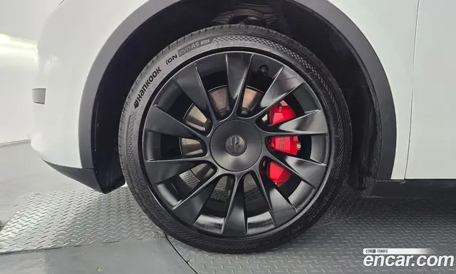 Tesla Model Y 2024 0.2 автомат (гидро), миниатюра 4 Tesla Model Y 2024 0.2 автомат (гидро), миниатюра 4