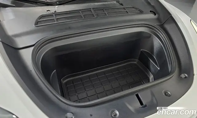 Tesla Model Y 2024 0.2 автомат (гидро), миниатюра 5 Tesla Model Y 2024 0.2 автомат (гидро), миниатюра 5