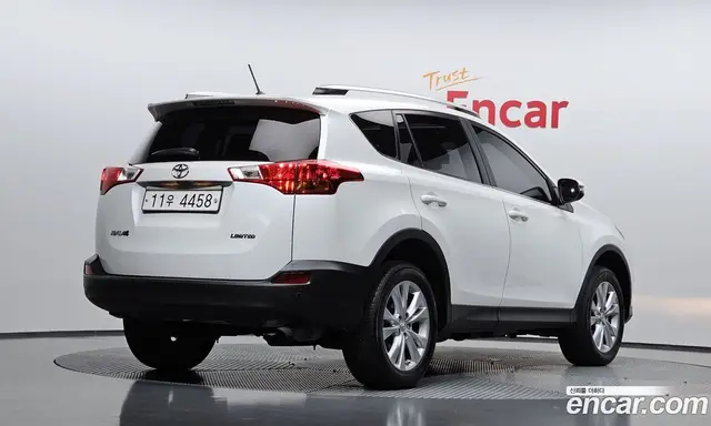 Toyota RAV4 2015 2.5 автомат (гидро), миниатюра 2