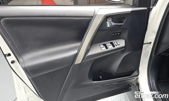 Toyota RAV4 2015 2.5 автомат (гидро), миниатюра 11