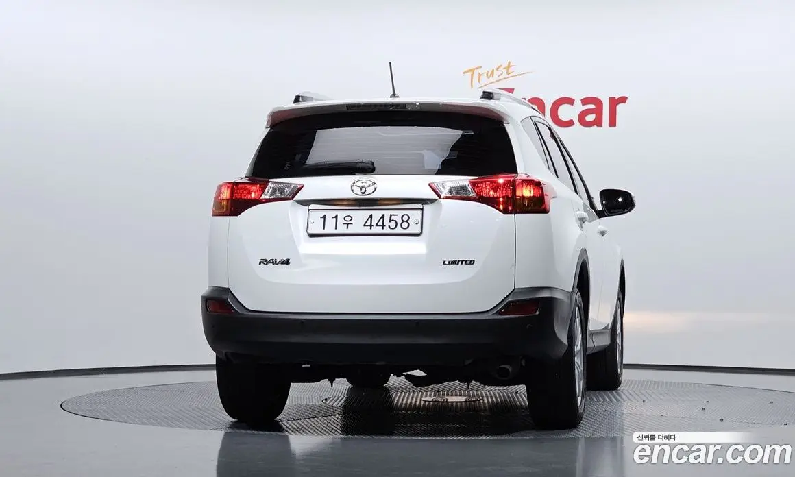 Toyota RAV4 2015 2.5 автомат (гидро), фото 4