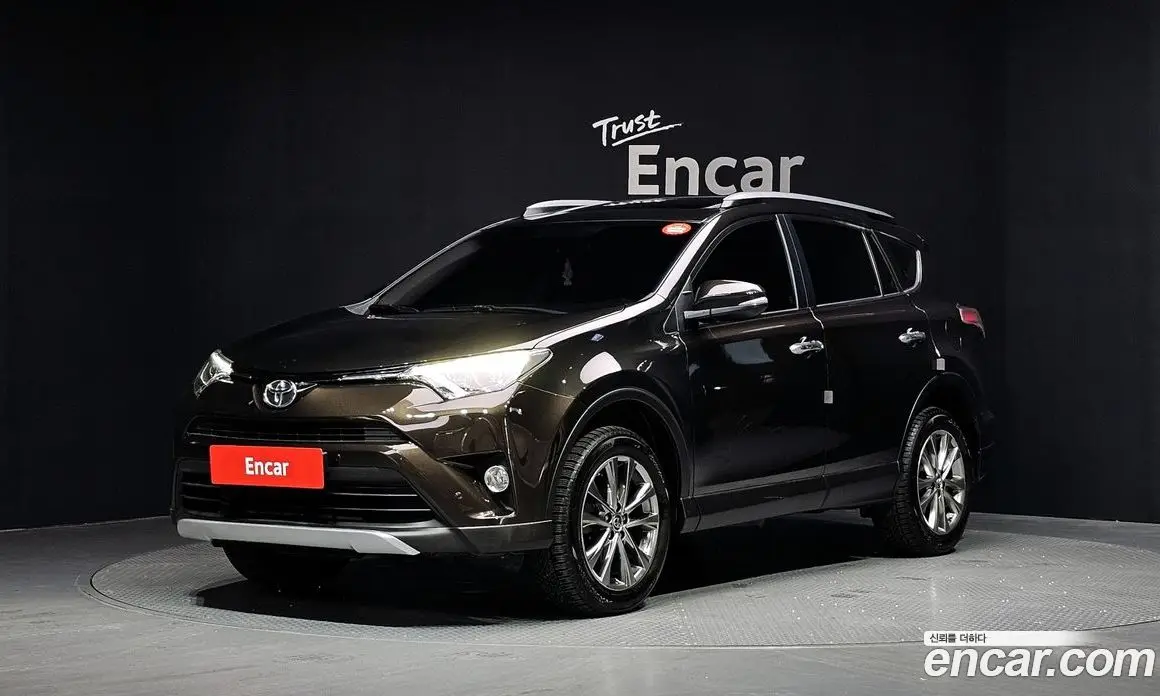 Toyota RAV4 2016 2.5 автомат (гидро), фото 1 Toyota RAV4 2016 2.5 автомат (гидро), фото 1