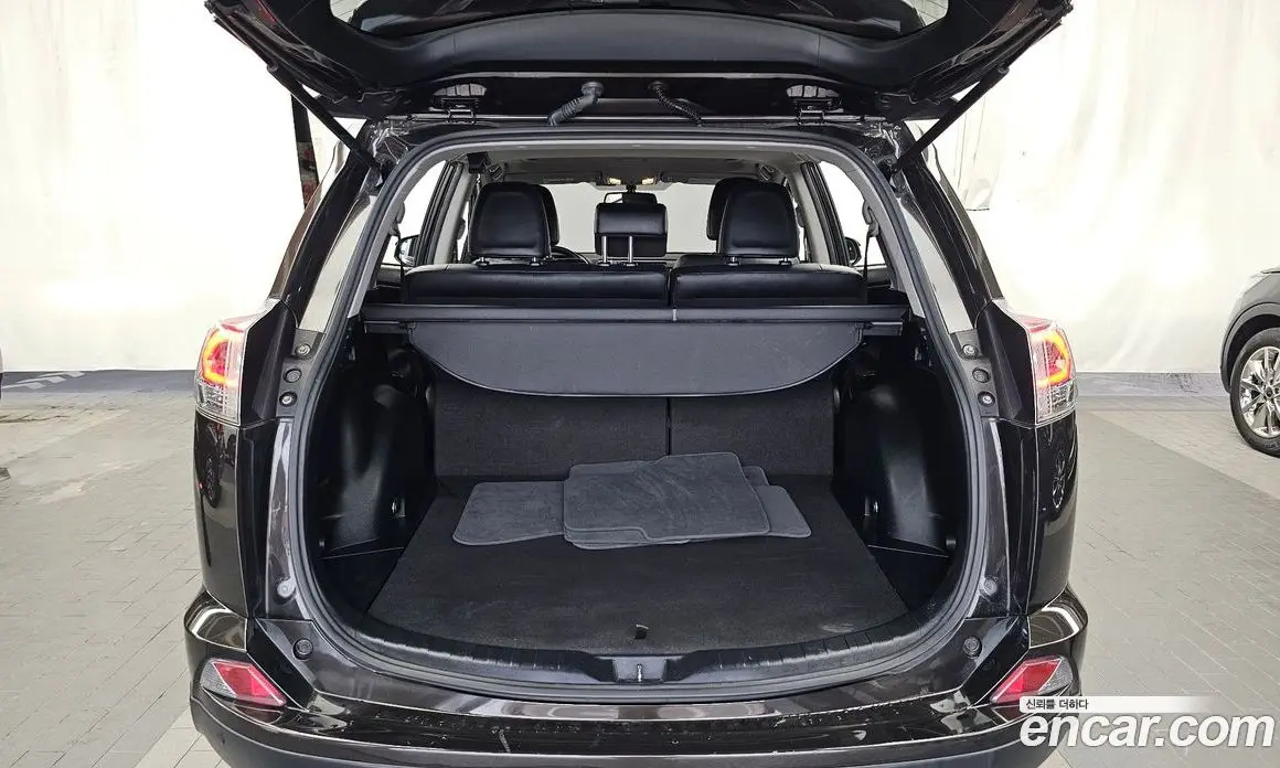 Toyota RAV4 2016 2.5 автомат (гидро), фото 20 Toyota RAV4 2016 2.5 автомат (гидро), фото 20