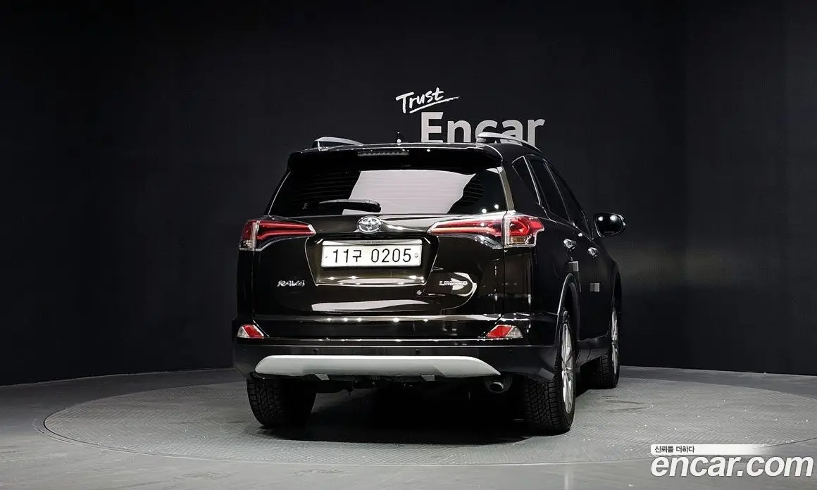 Toyota RAV4 2016 2.5 автомат (гидро), фото 4 Toyota RAV4 2016 2.5 автомат (гидро), фото 4