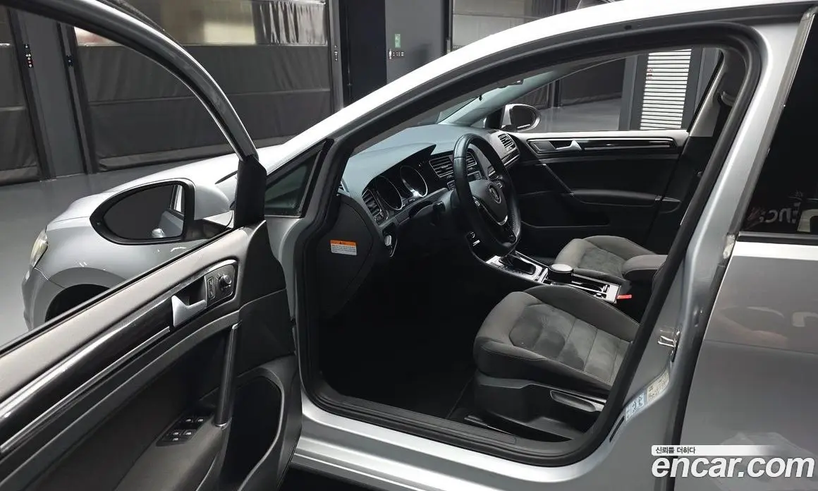 Volkswagen Golf 2016 2.0 автомат (гидро), фото 10 Volkswagen Golf 2016 2.0 автомат (гидро), фото 10
