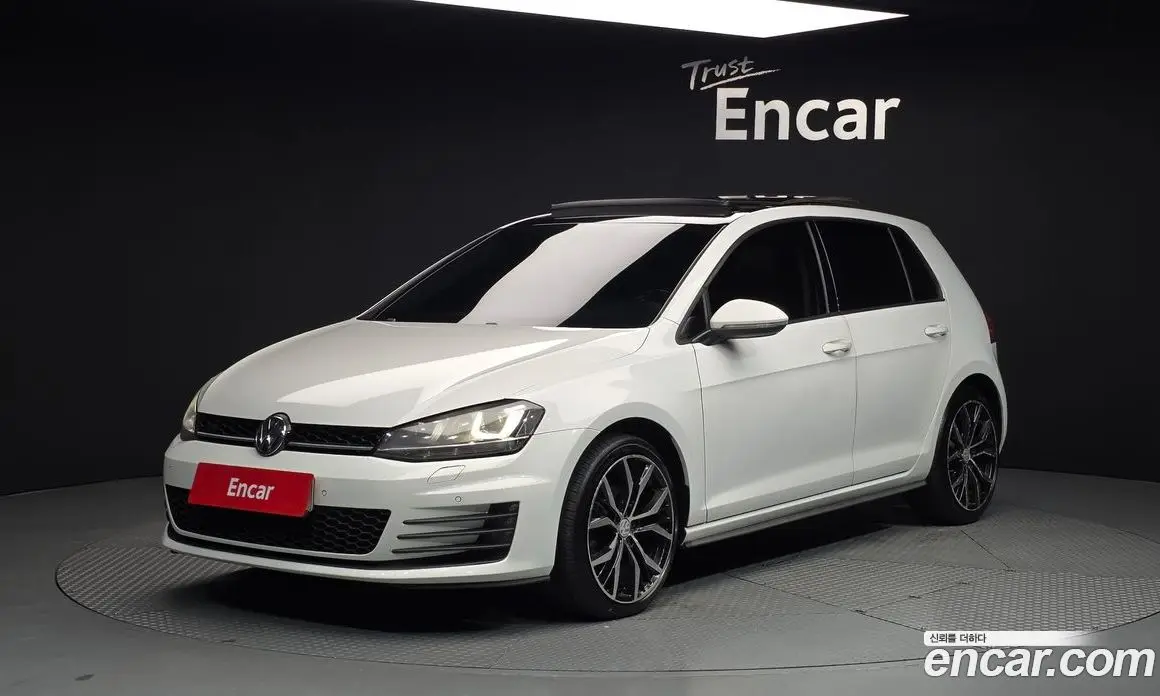 Volkswagen Golf 2016 2.0 автомат (гидро), фото 1 Volkswagen Golf 2016 2.0 автомат (гидро), фото 1