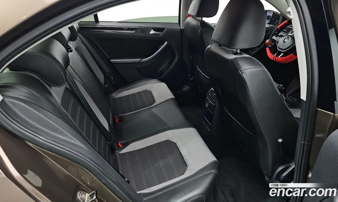Volkswagen Jetta 2015 2.0 автомат (гидро), фото 12 Volkswagen Jetta 2015 2.0 автомат (гидро), фото 12