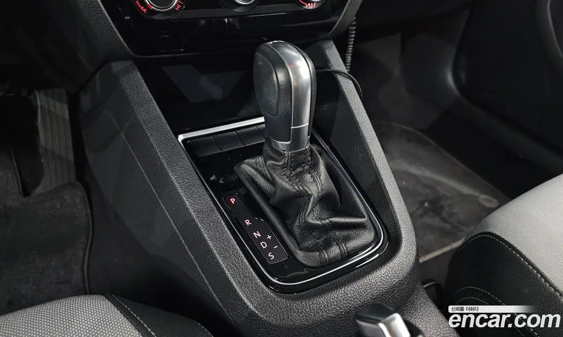 Volkswagen Jetta 2015 2.0 автомат (гидро), фото 9 Volkswagen Jetta 2015 2.0 автомат (гидро), фото 9
