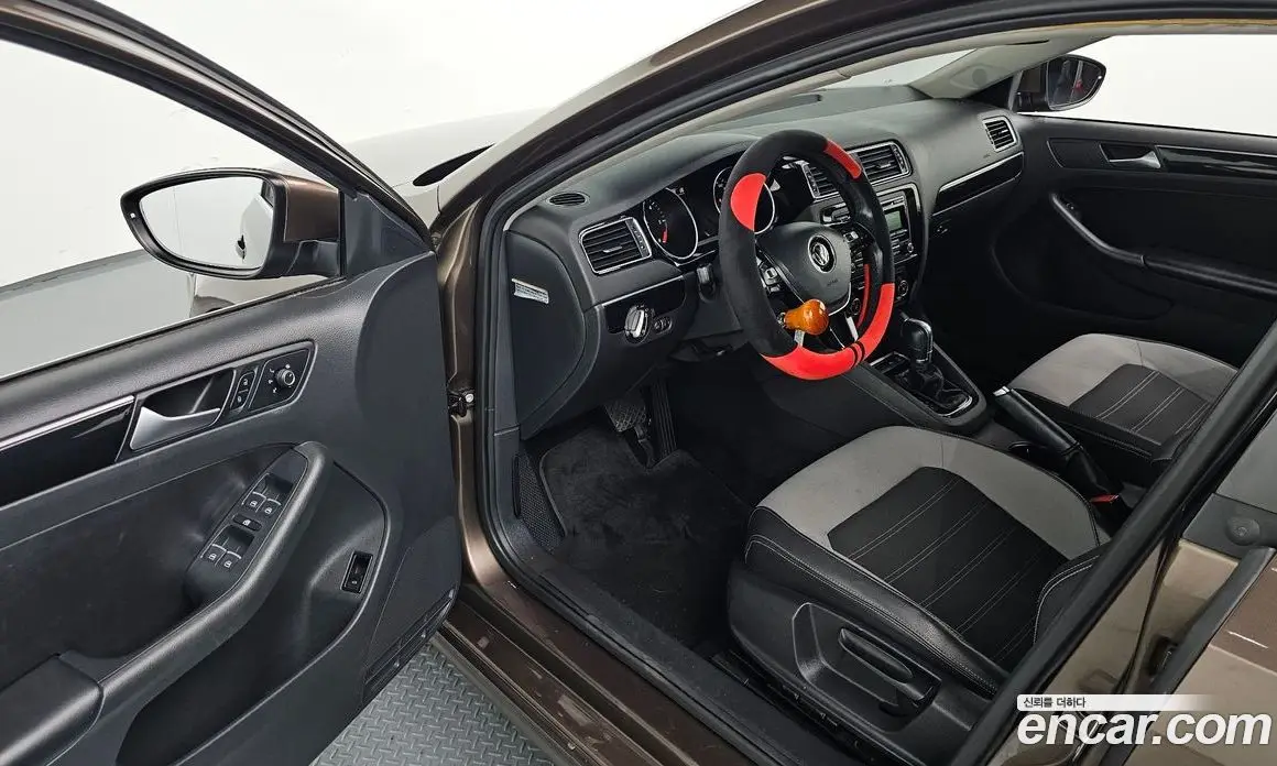 Volkswagen Jetta 2015 2.0 автомат (гидро), фото 10 Volkswagen Jetta 2015 2.0 автомат (гидро), фото 10