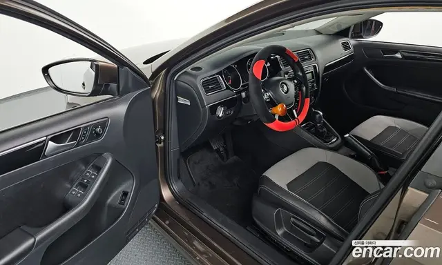 Volkswagen Jetta 2015 2.0 автомат (гидро), миниатюра 10 Volkswagen Jetta 2015 2.0 автомат (гидро), миниатюра 10