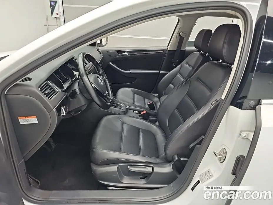 Volkswagen Jetta 2015 2.0 автомат (гидро), фото 11 Volkswagen Jetta 2015 2.0 автомат (гидро), фото 11