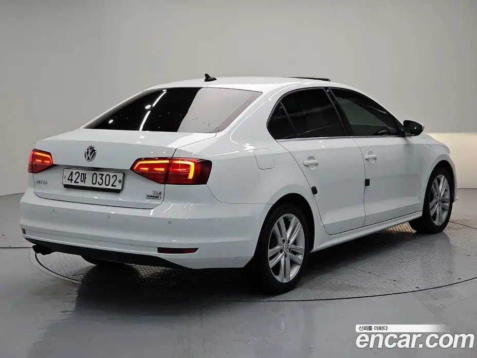 Volkswagen Jetta 2015 2.0 автомат (гидро), фото 4 Volkswagen Jetta 2015 2.0 автомат (гидро), фото 4