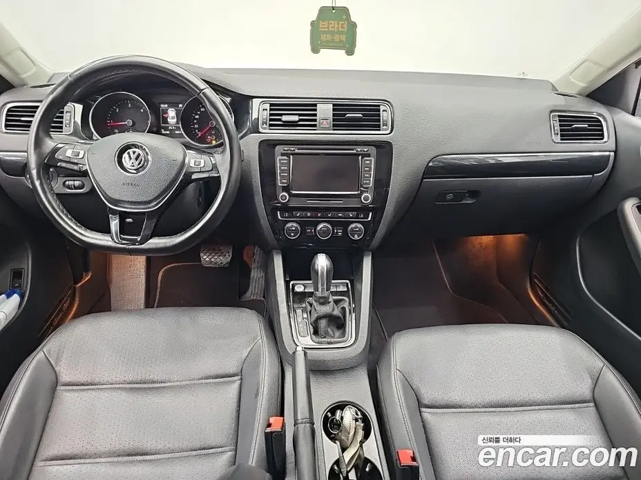 Volkswagen Jetta 2015 2.0 автомат (гидро), фото 7 Volkswagen Jetta 2015 2.0 автомат (гидро), фото 7