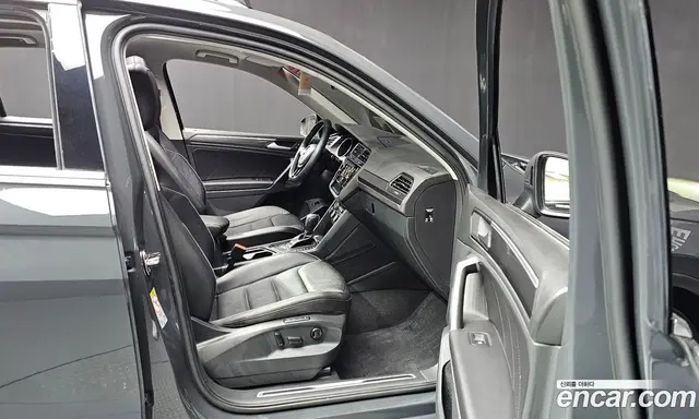 Volkswagen Tiguan 2020 2.0 автомат (гидро), миниатюра 11