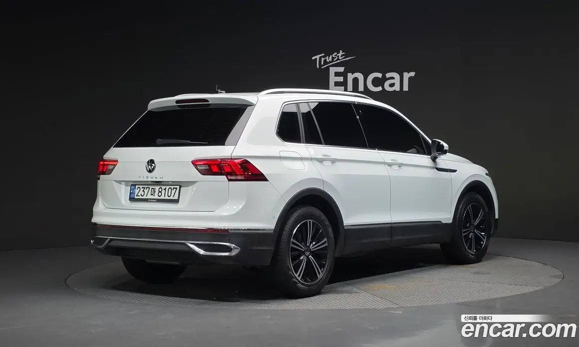 Volkswagen Tiguan 2022 2.0 автомат (гидро), фото 2 Volkswagen Tiguan 2022 2.0 автомат (гидро), фото 2
