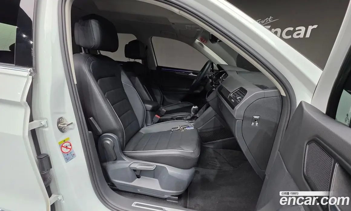 Volkswagen Tiguan 2022 2.0 автомат (гидро), фото 13 Volkswagen Tiguan 2022 2.0 автомат (гидро), фото 13