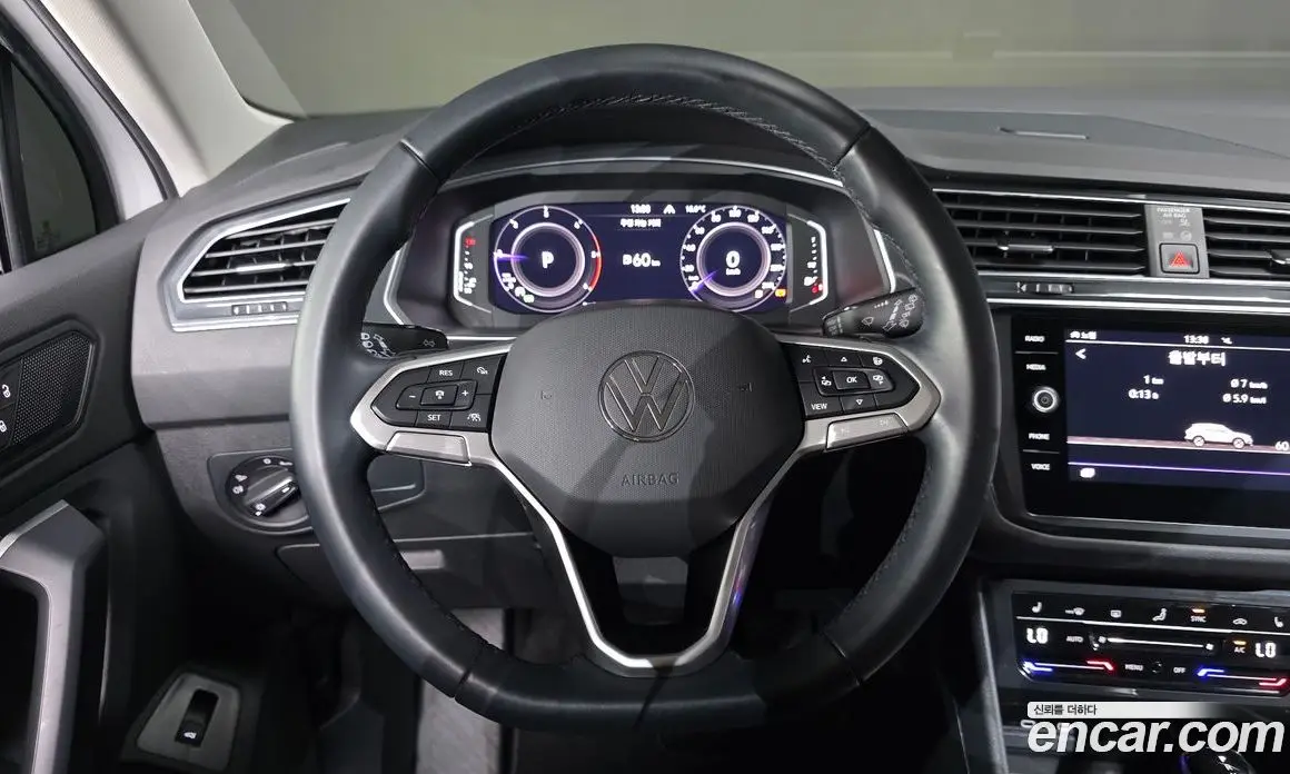 Volkswagen Tiguan 2022 2.0 автомат (гидро), фото 20 Volkswagen Tiguan 2022 2.0 автомат (гидро), фото 20