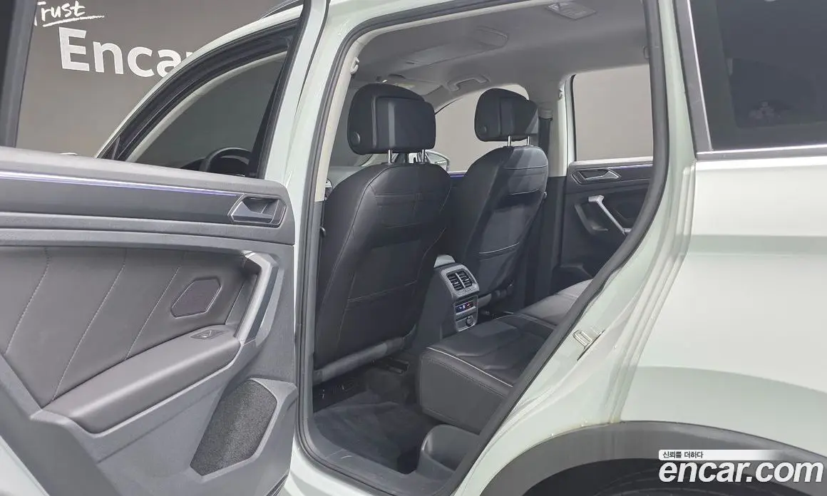 Volkswagen Tiguan 2022 2.0 автомат (гидро), фото 24 Volkswagen Tiguan 2022 2.0 автомат (гидро), фото 24