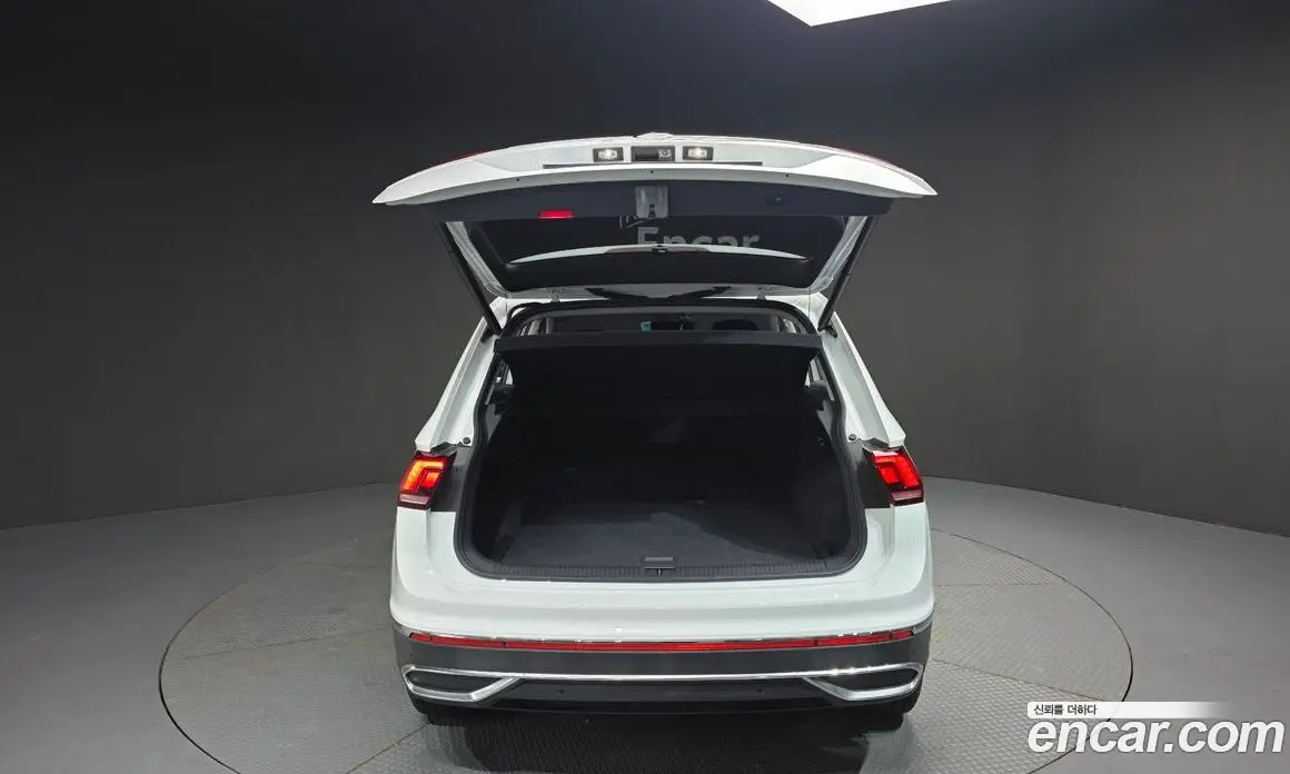 Volkswagen Tiguan 2022 2.0 автомат (гидро), фото 26 Volkswagen Tiguan 2022 2.0 автомат (гидро), фото 26