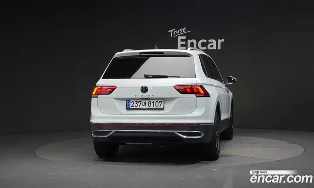 Volkswagen Tiguan 2022 2.0 автомат (гидро), миниатюра 4 Volkswagen Tiguan 2022 2.0 автомат (гидро), миниатюра 4