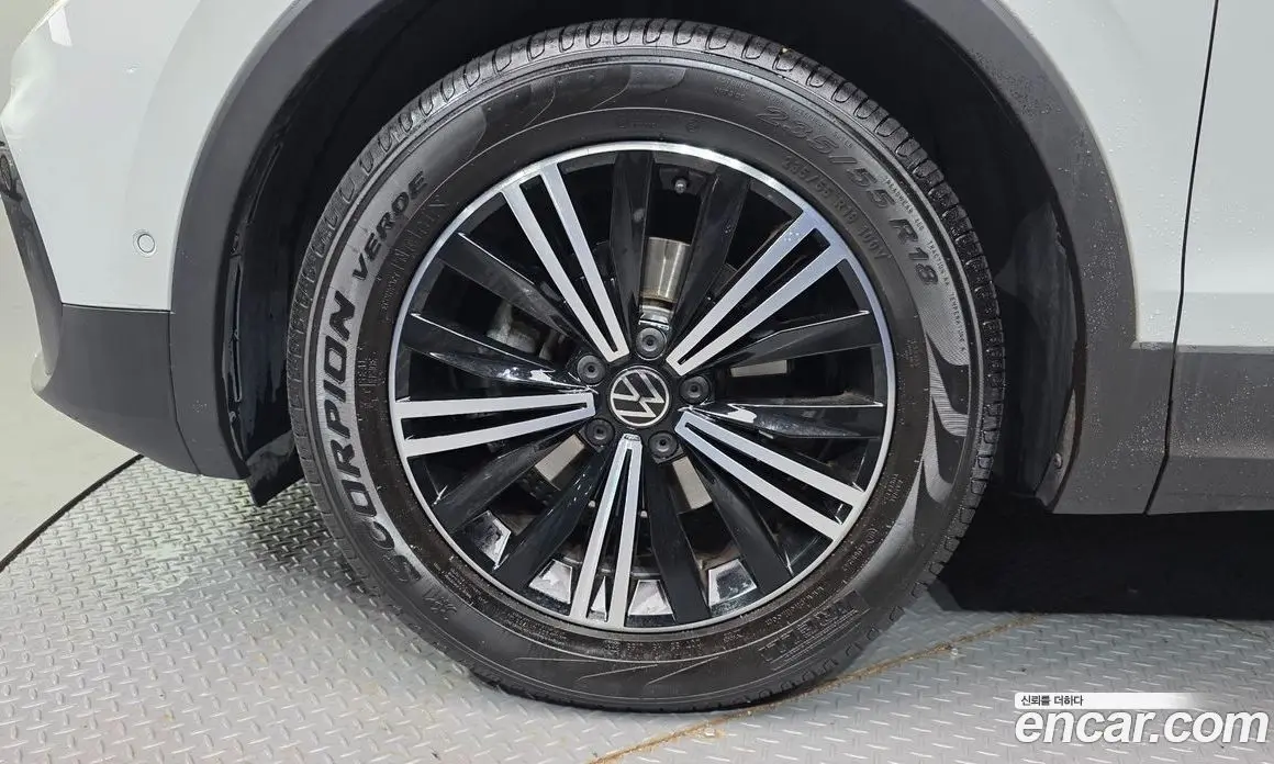 Volkswagen Tiguan 2022 2.0 автомат (гидро), фото 5 Volkswagen Tiguan 2022 2.0 автомат (гидро), фото 5