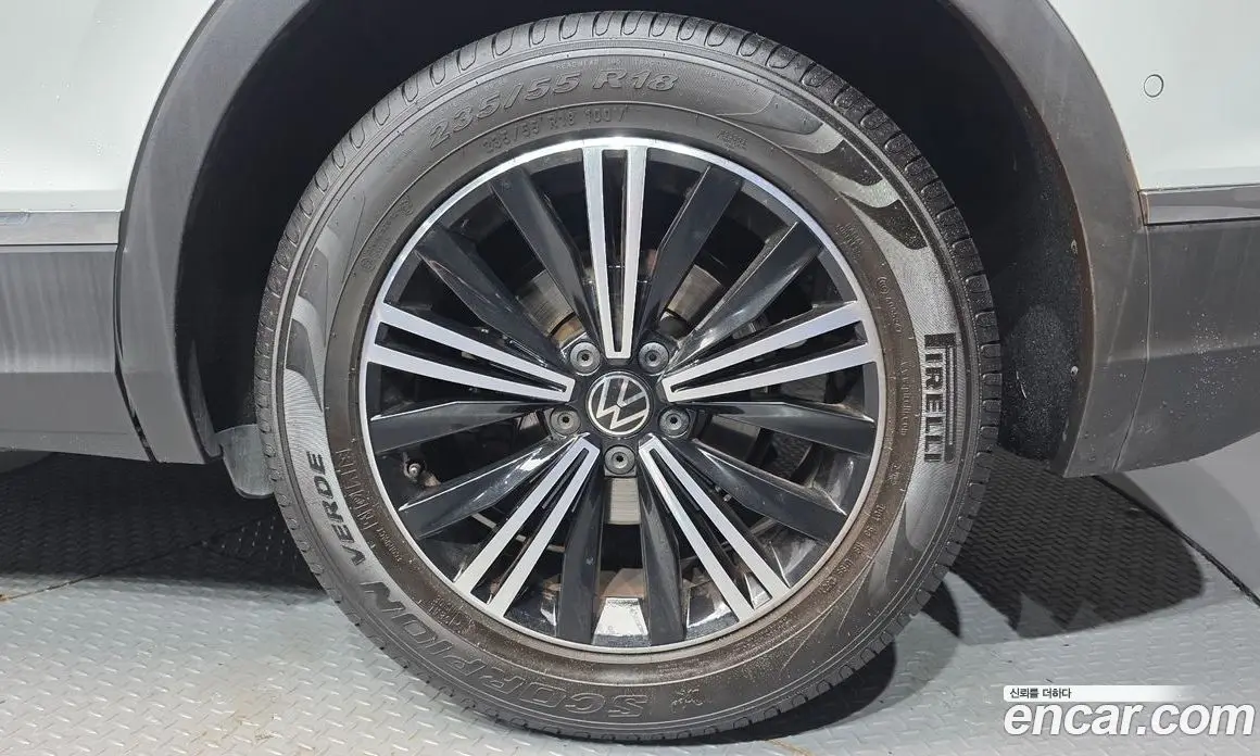 Volkswagen Tiguan 2022 2.0 автомат (гидро), фото 7 Volkswagen Tiguan 2022 2.0 автомат (гидро), фото 7